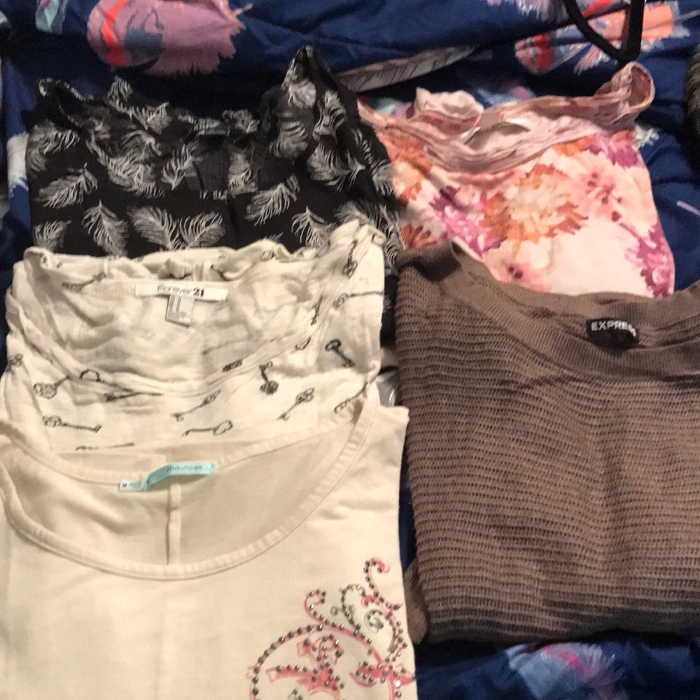 Lot of crop shirts